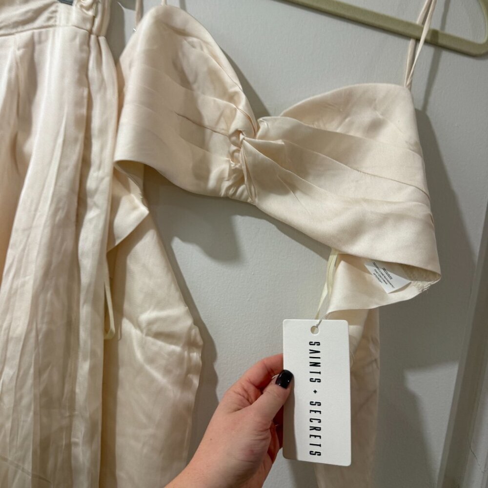 🏷 *NWT* 🤍✨ Saints & Secrets Tammi Satin Set Oyster XL (Crop Top + Pants)🤍✨ - Picture 12 of 14
